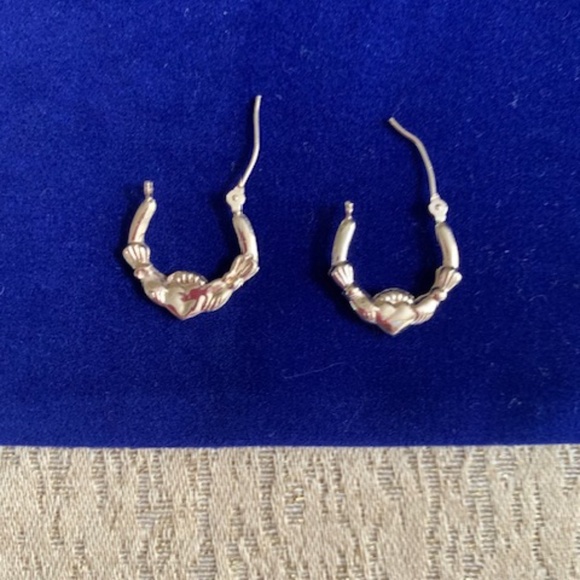 Dainty Claddagh Gold Hoop Earrings - Picture 5 of 9